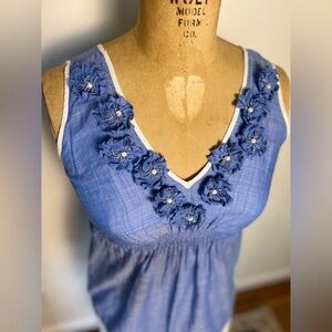 Lilly Pulitzer XS Chambray sleeveless top with beaded flower details